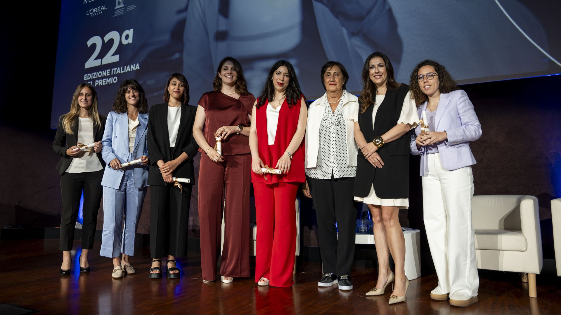 [Translate to English:] Le premiate Young Talents Italia - L’Oréal Italia UNESCO per le Donne e la Scienza